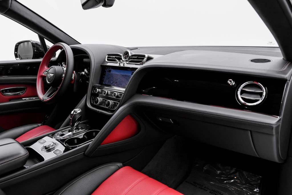 Used 2023 Bentley Bentayga image 9