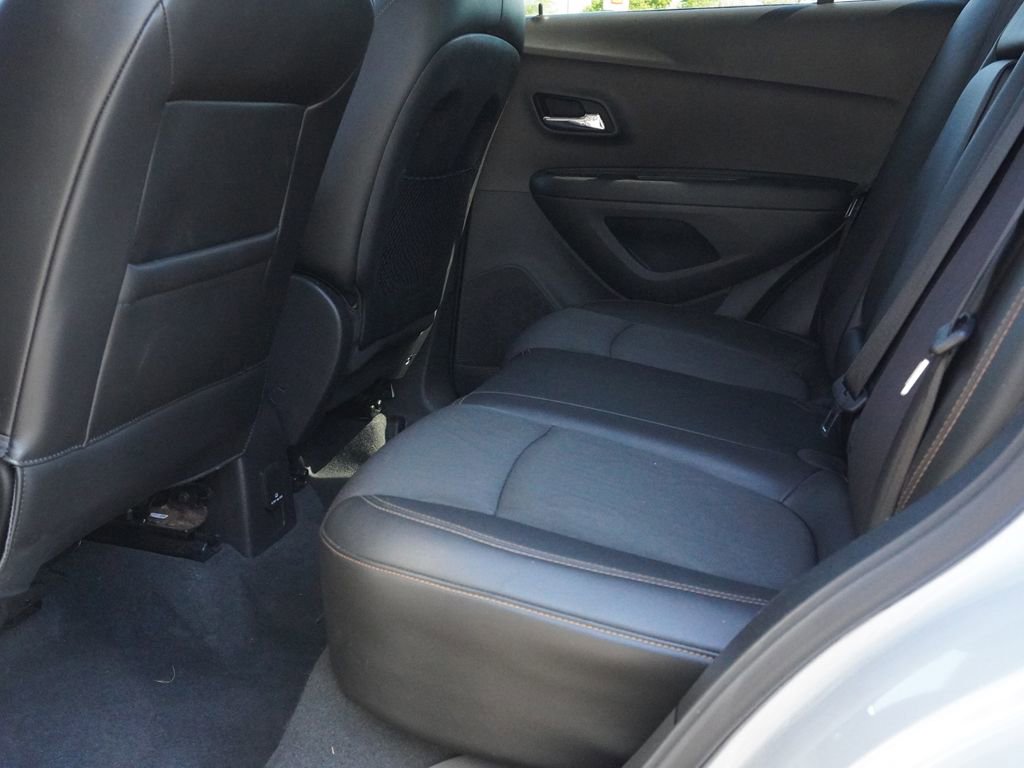 Used 2017 Chevrolet Trax LT w/ Sun & Sound Package FWD image 25