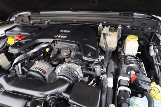 Used 2021 Jeep Gladiator Sport image 37