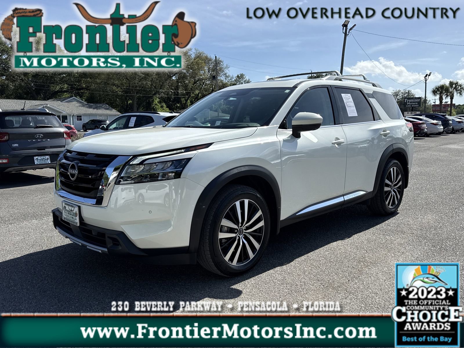 Used 2024 Nissan Pathfinder Platinum image 1