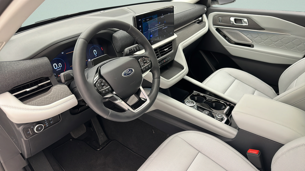 New 2026 Ford Explorer Platinum w/ LUX Leather Package AWD/4WD image 12