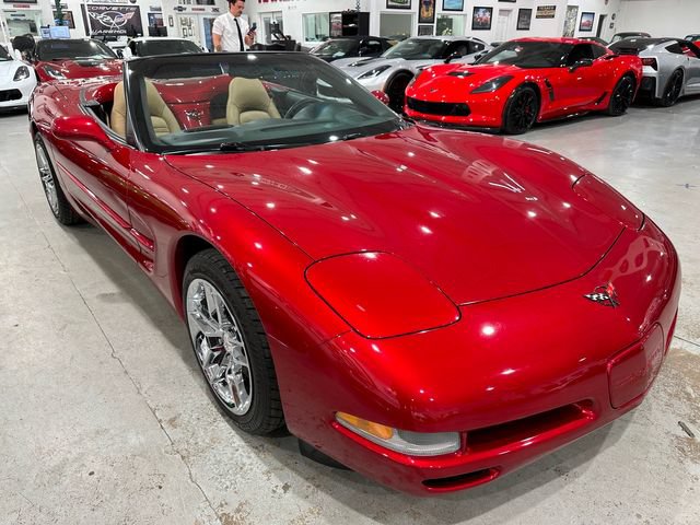 Used 2004 Chevrolet Corvette Convertible w/ Preferred Equipment Group RWD image 9