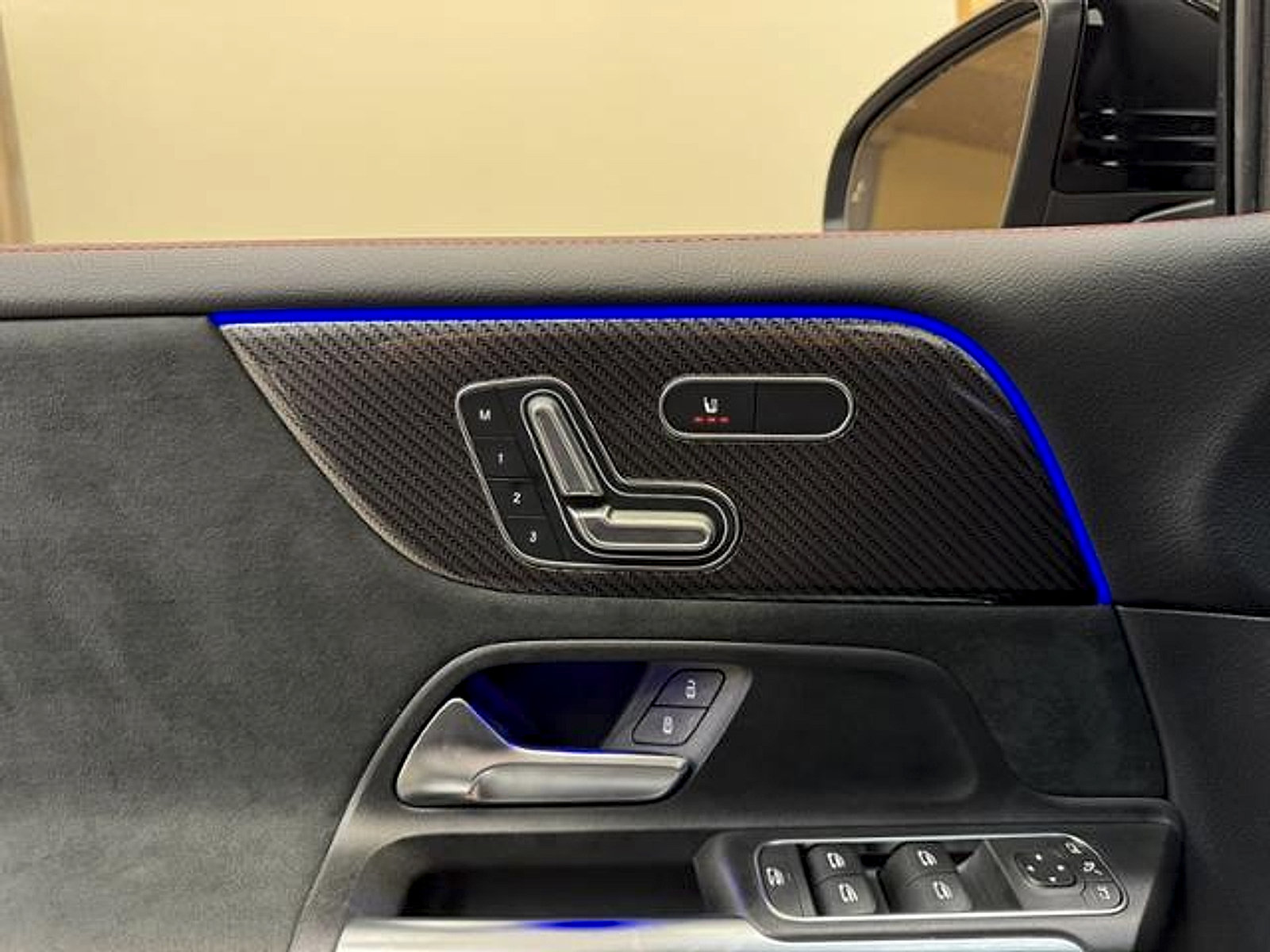Certified 2025 Mercedes-Benz GLB 35 AMG 4MATIC image 10