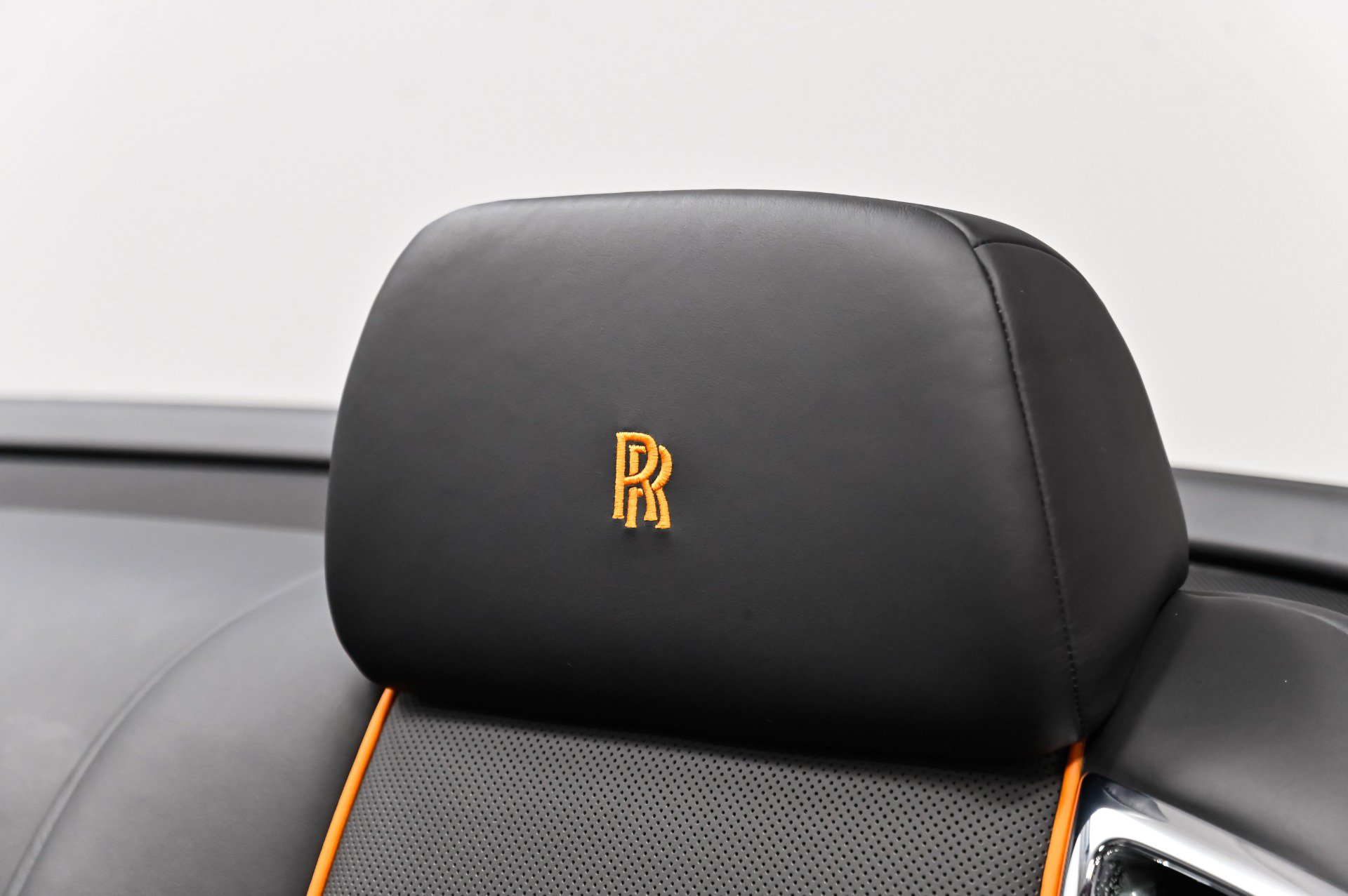 Used 2017 Rolls-Royce Dawn RWD image 37