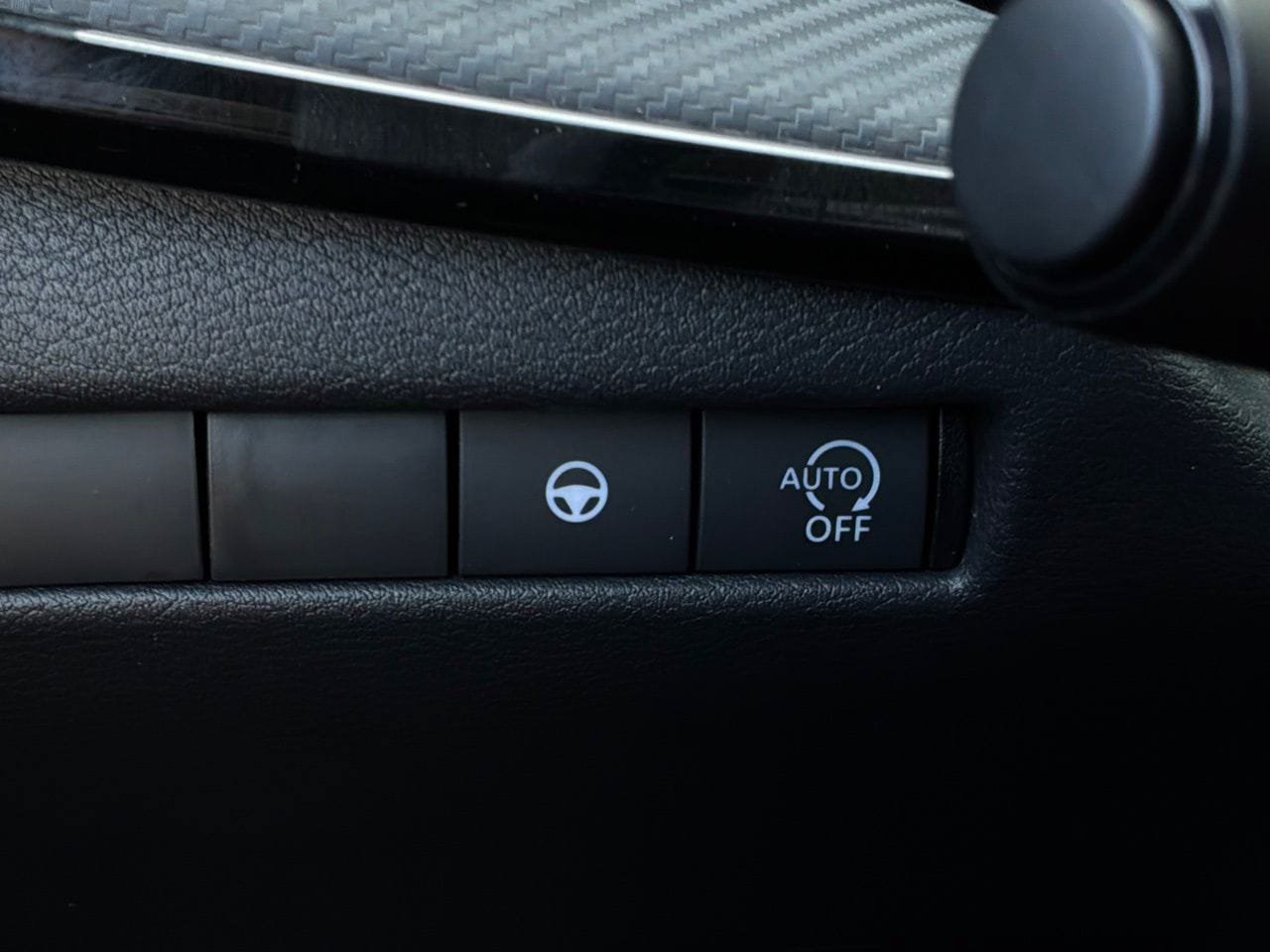 Used 2026 Nissan Kicks SR FWD image 26