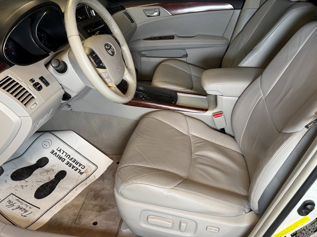 Used 2012 Toyota Avalon Limited image 17