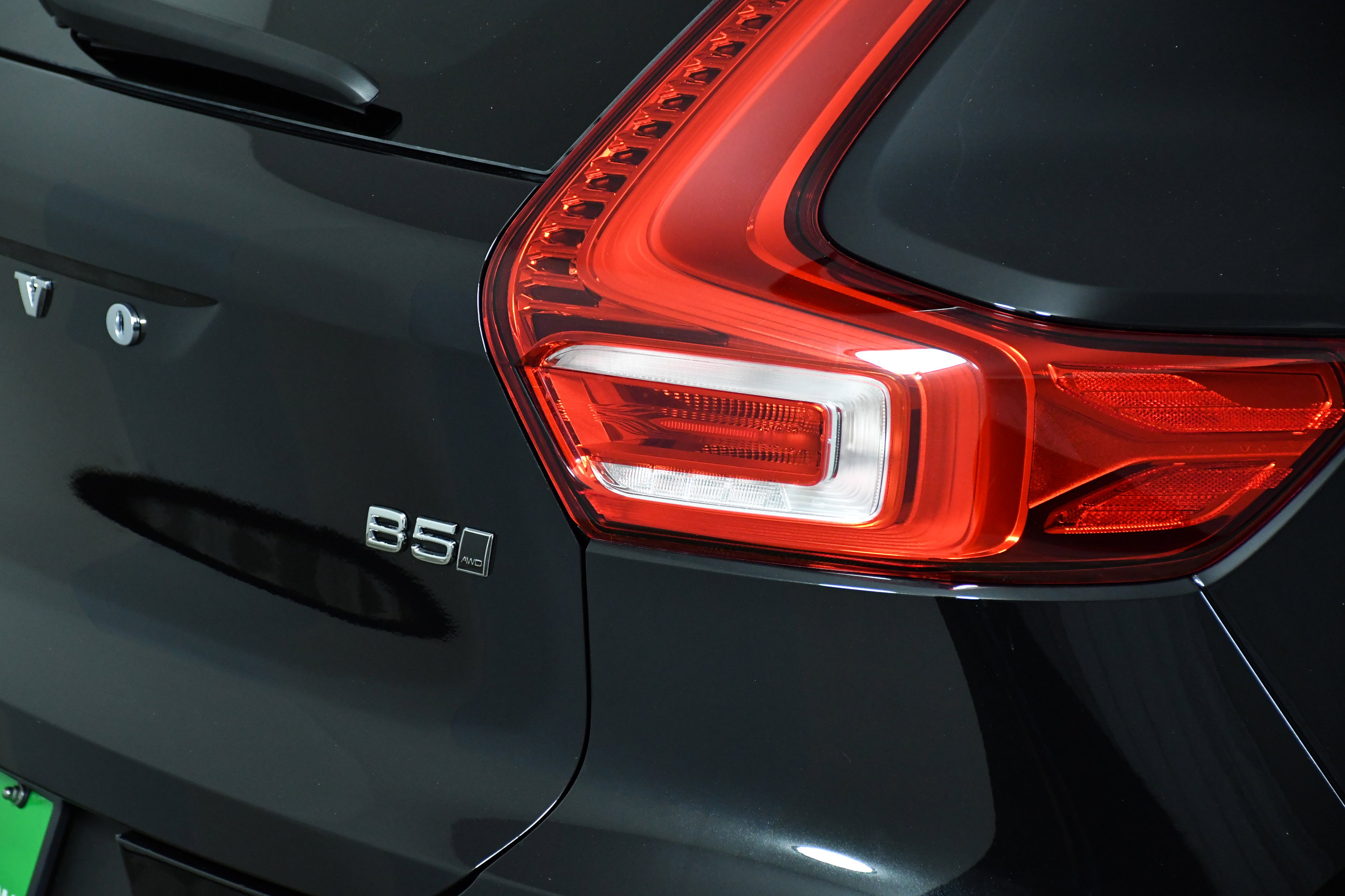 Used 2025 Volvo XC40 B5 Plus image 31