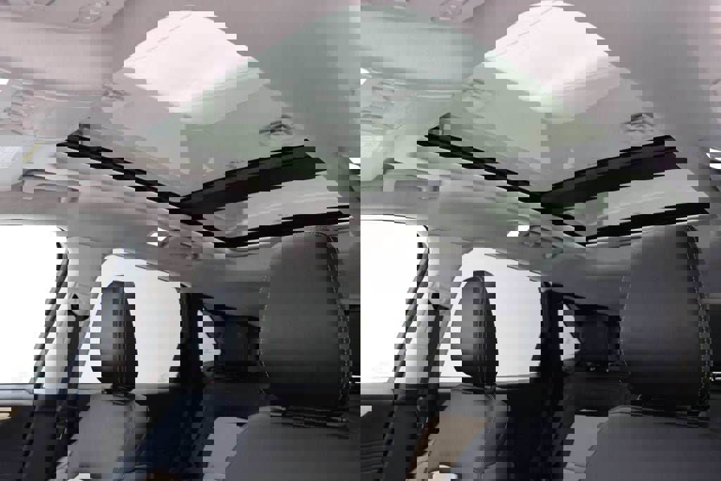 Used 2022 Ford Escape Titanium w/ Titanium Elite Package image 12