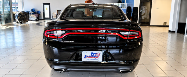 Used 2022 Dodge Charger SXT w/ Blacktop Package RWD image 4