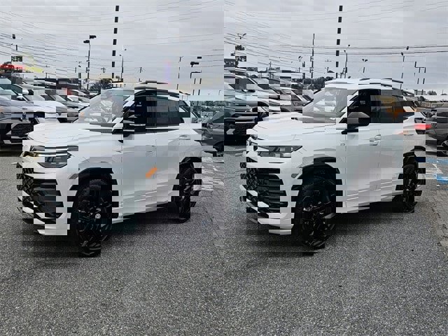 New 2026 Volkswagen Tiguan SE R-Line image 3