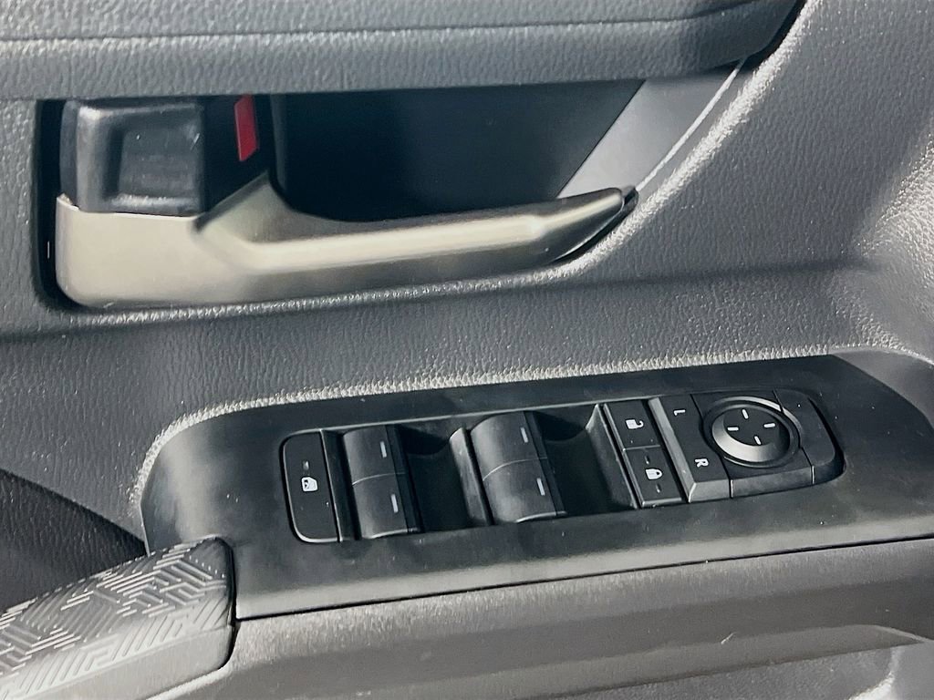 Certified 2025 Toyota Tacoma TRD Off-Road AWD/4WD image 17