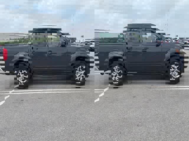 Used 2014 Nissan Frontier SV RWD image 6