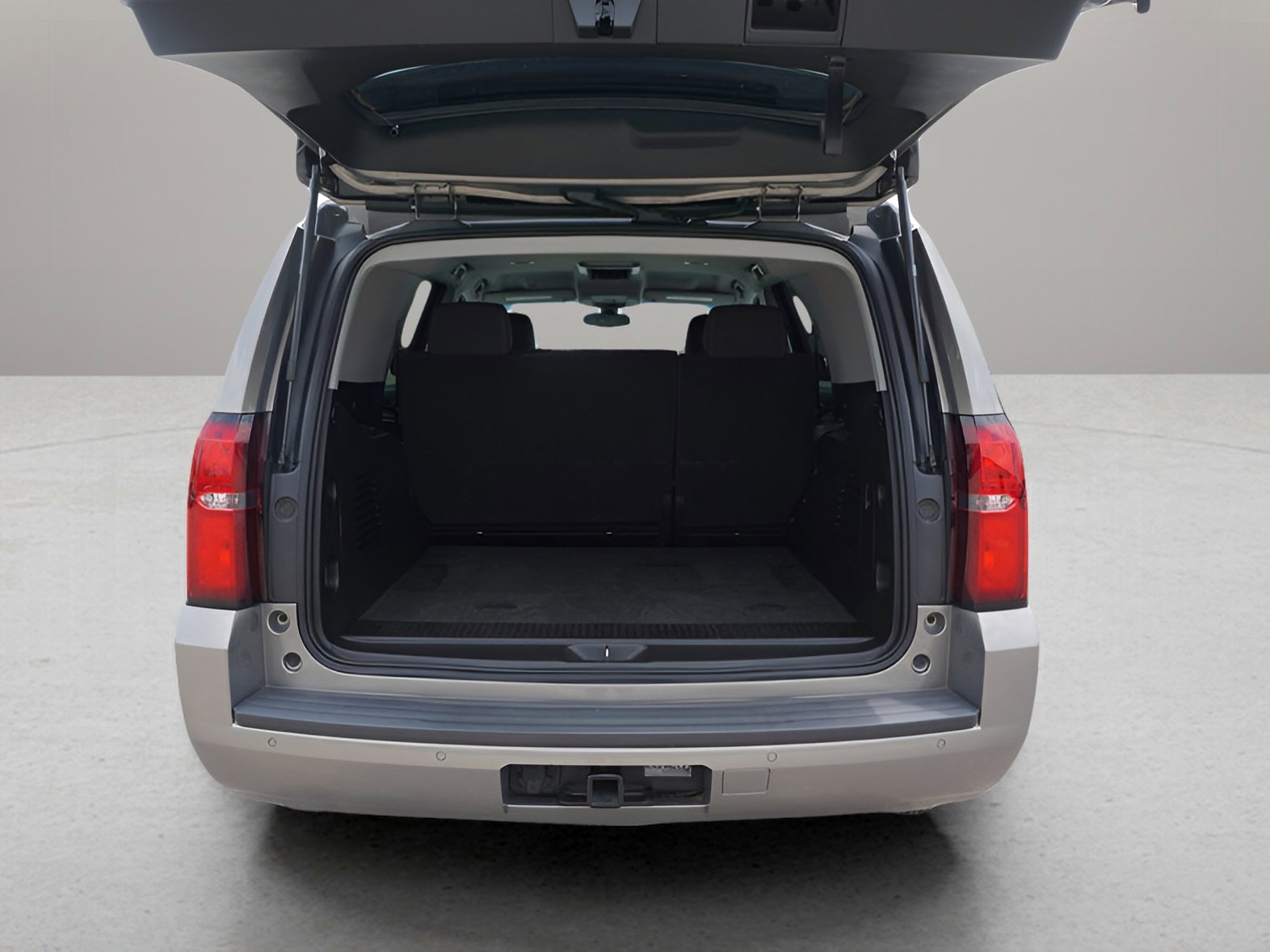 Used 2018 Chevrolet Tahoe LS image 8