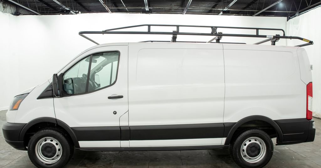 Used 2019 Ford Transit 250 130 Low Roof RWD image 5