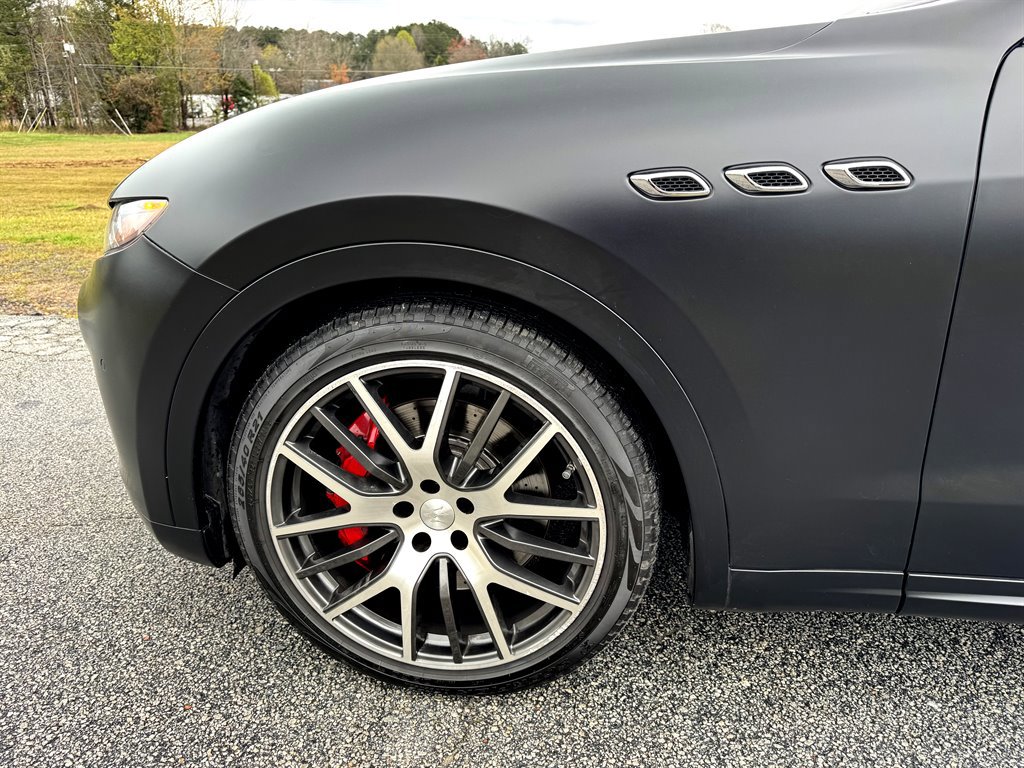 Used 2017 Maserati Levante S AWD/4WD image 15