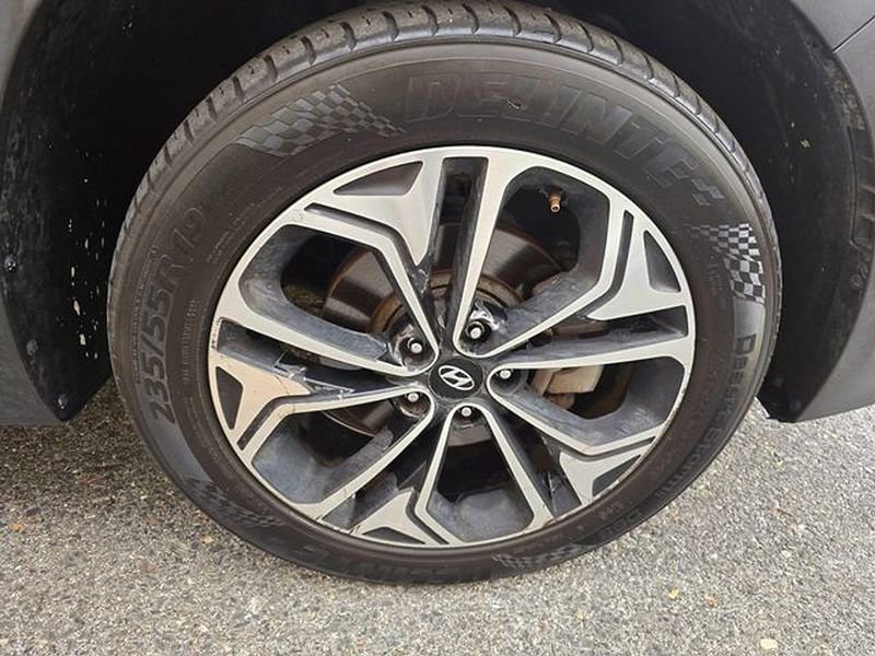 Used 2019 Hyundai Santa Fe Limited FWD image 11