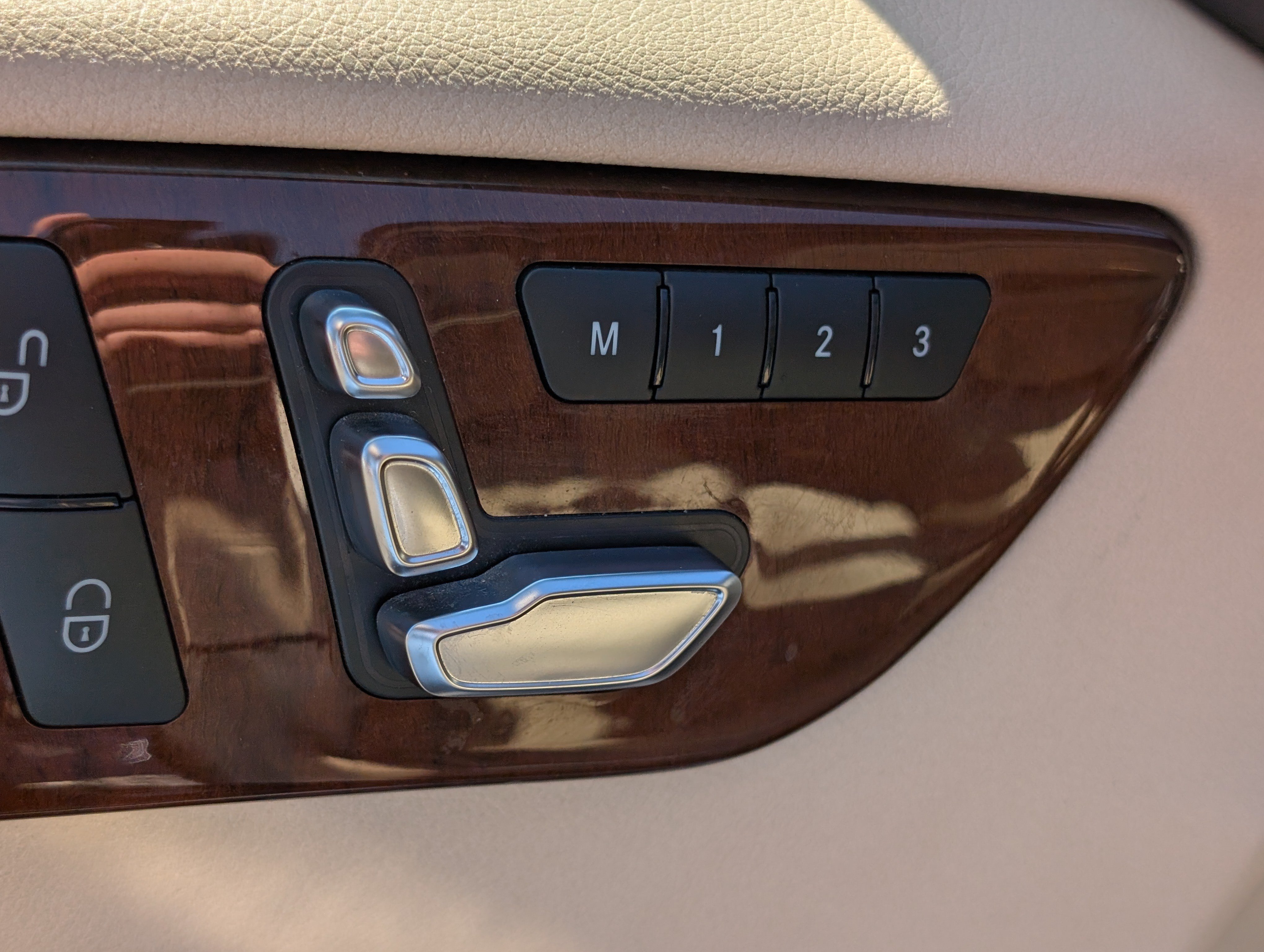Used 2019 Mercedes-Benz GLS 550 4MATIC image 23