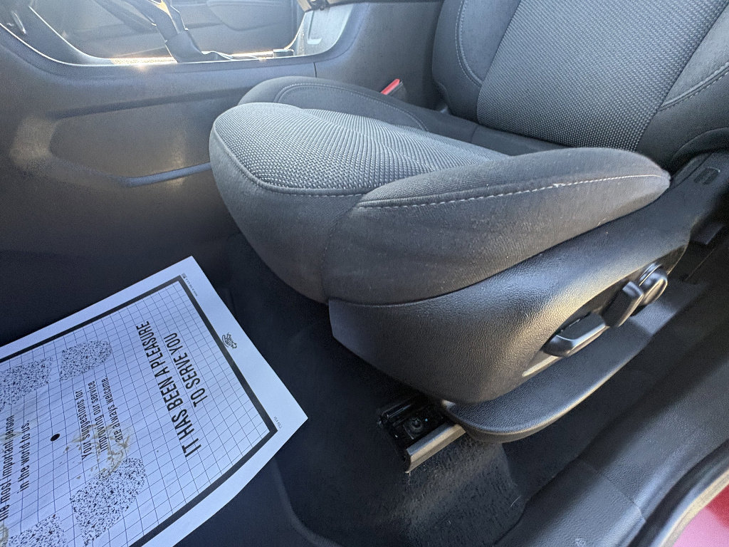 Used 2023 Chevrolet Traverse LT AWD/4WD image 34