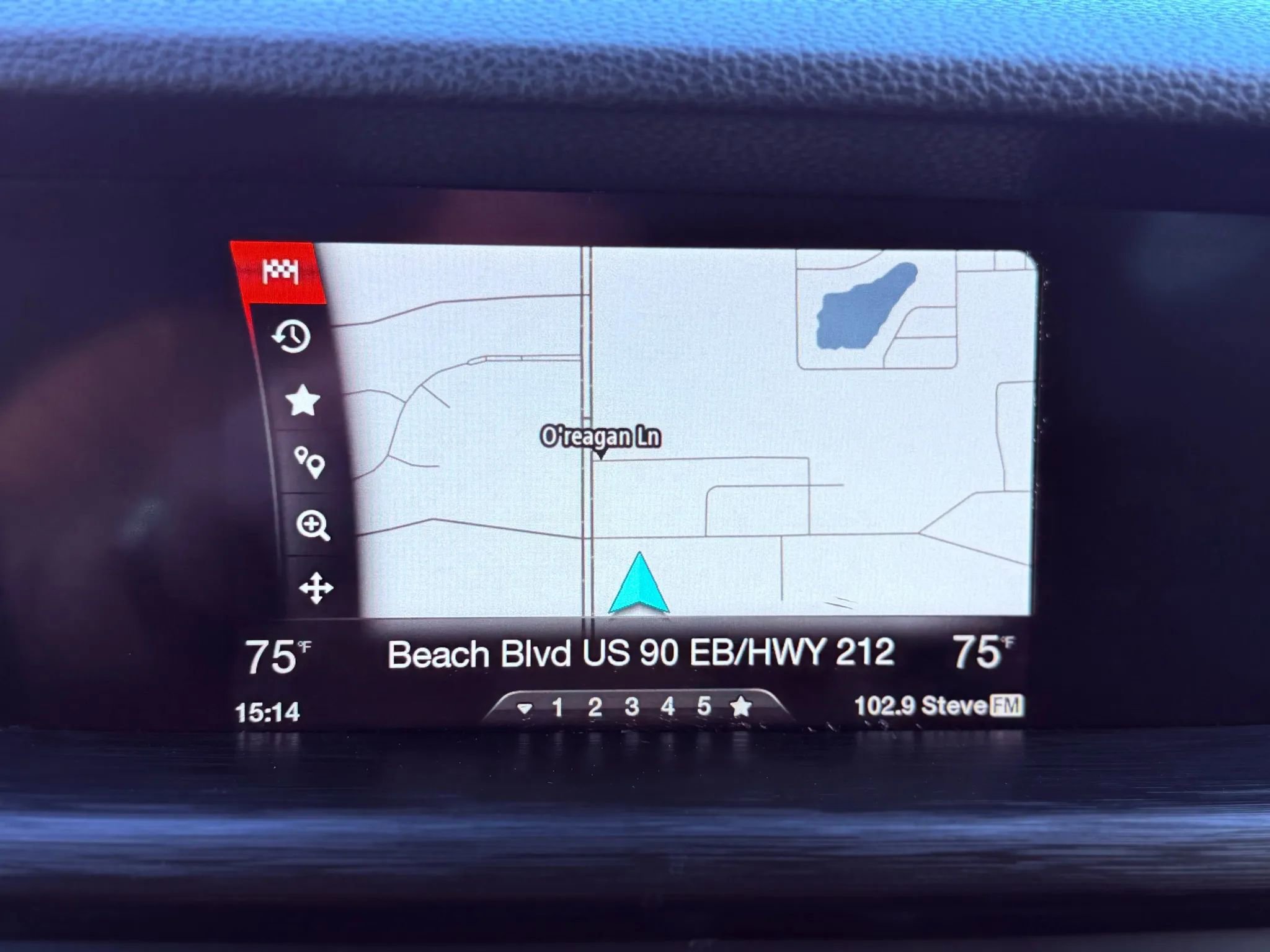 Used 2018 Alfa Romeo Stelvio AWD w/ Convenience Package image 24