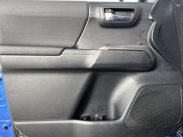 Used 2016 Toyota Tacoma TRD Sport image 23