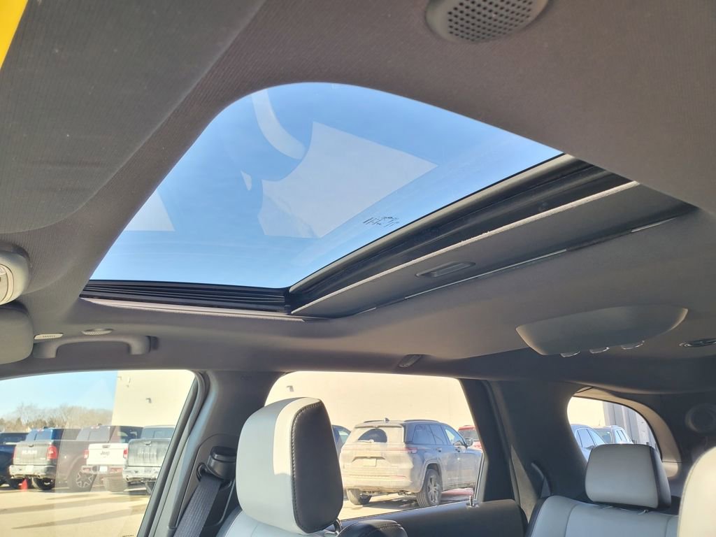 Used 2024 Dodge Durango R/T w/ Tow 'N Go Package image 25