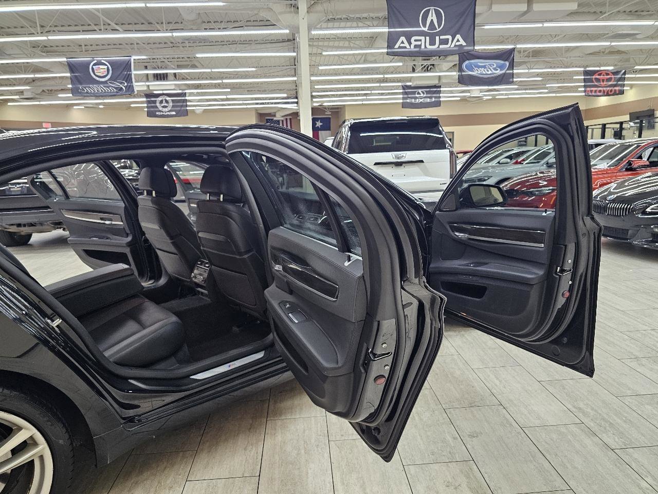 Used 2015 BMW 740Li image 15