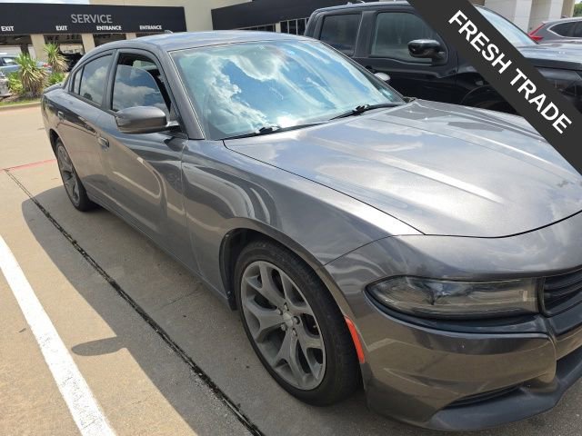 Used 2015 Dodge Charger SXT RWD image 4