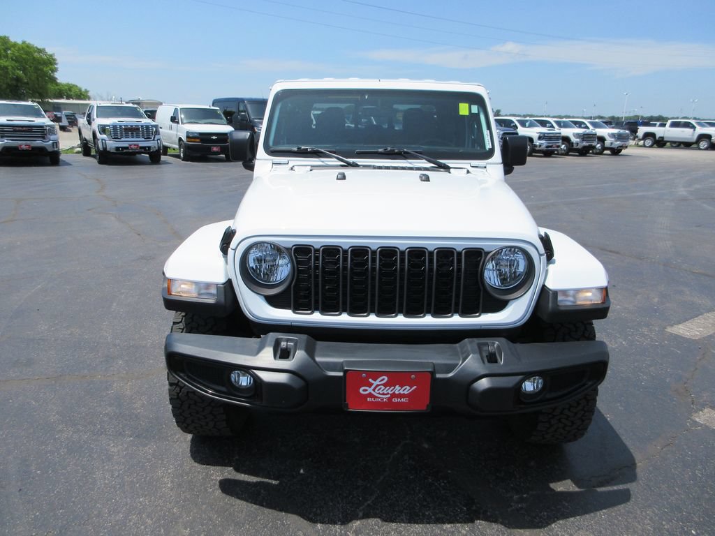 Used 2024 Jeep Gladiator Sport AWD/4WD image 11