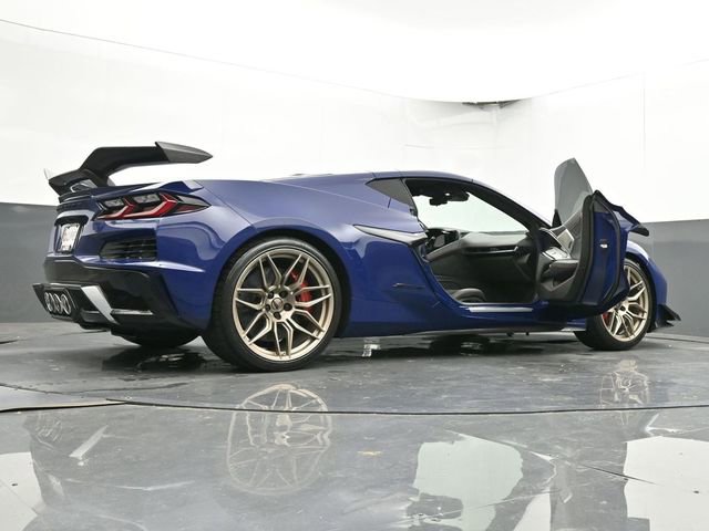 Used 2025 Chevrolet Corvette Z06 w/ Z07 Performance Package RWD image 65