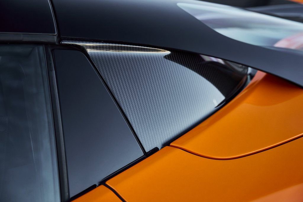 Used 2025 McLaren Artura Spider image 14