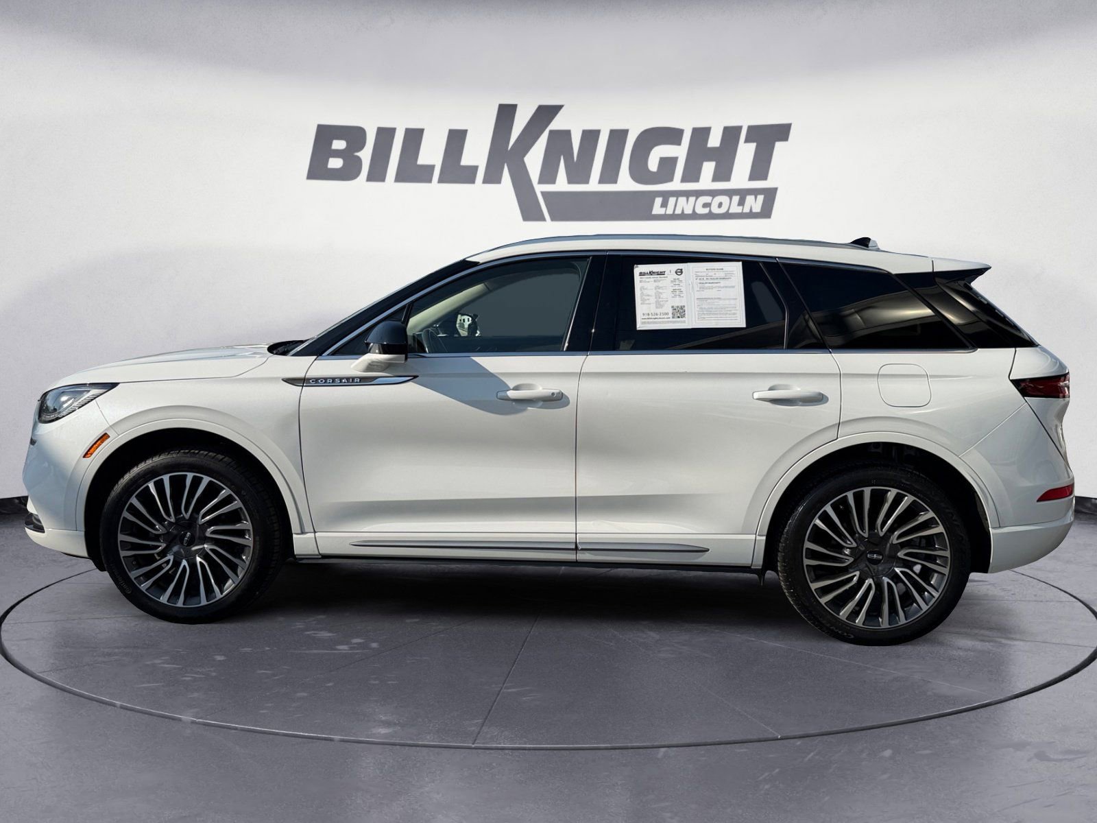 Used 2022 Lincoln Corsair AWD w/ Premium Package image 2