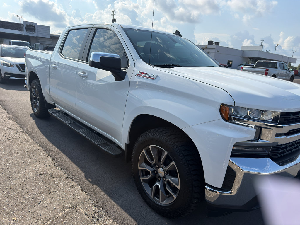 Used 2022 Chevrolet Silverado 1500 LT AWD/4WD image 5