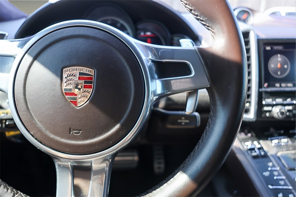 Used 2014 Porsche Cayenne Turbo S image 25