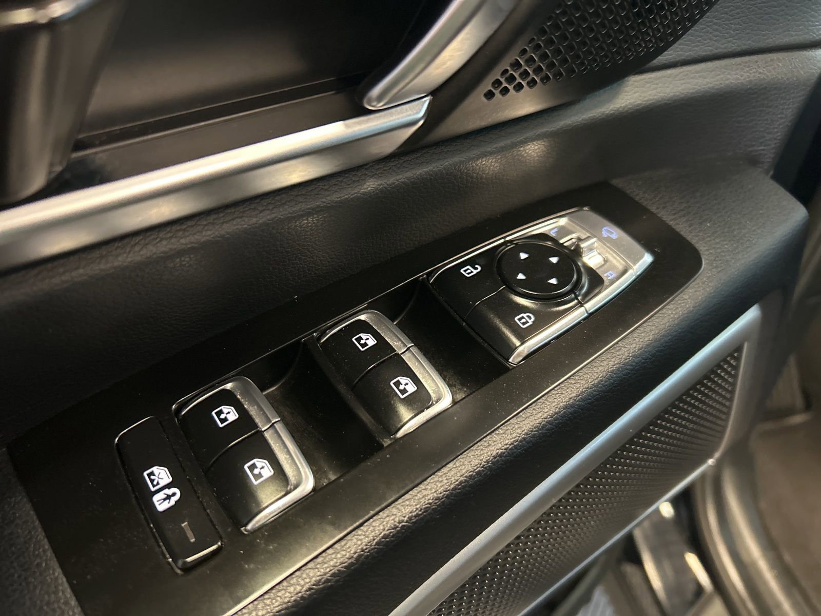 Used 2022 Kia Telluride EX image 20