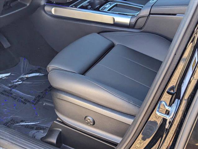 Used 2025 Mercedes-Benz GLB 250 image 4