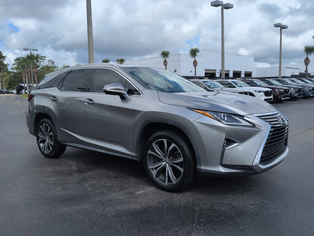 Used 2019 Lexus RX 350L FWD w/ Premium Package image 2