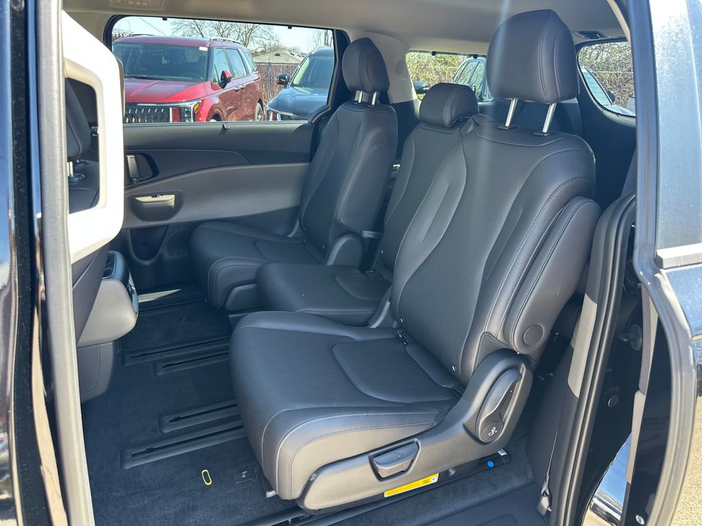 New 2026 Kia Carnival EX image 14