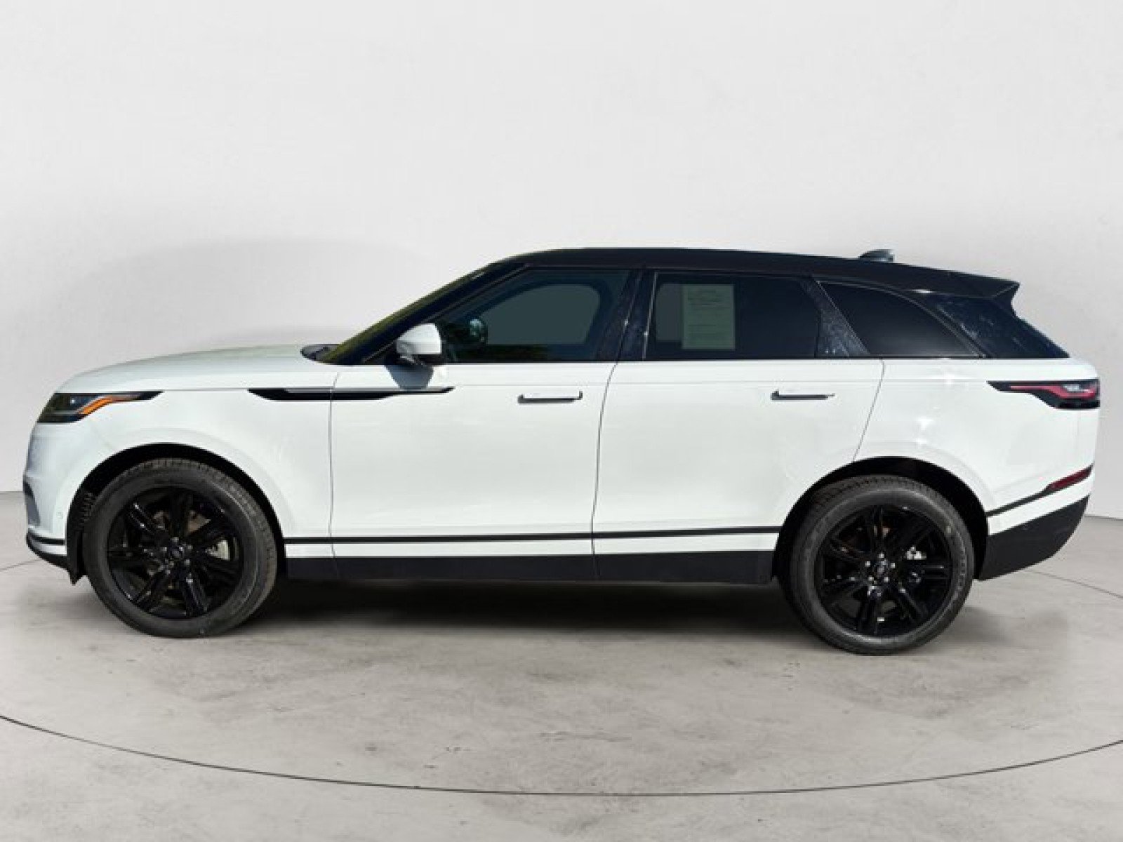 Certified 2021 Land Rover Range Rover Velar S image 7