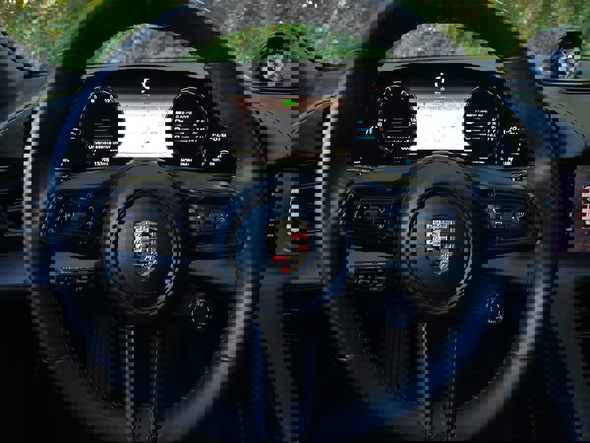 Used 2023 Porsche Taycan image 29