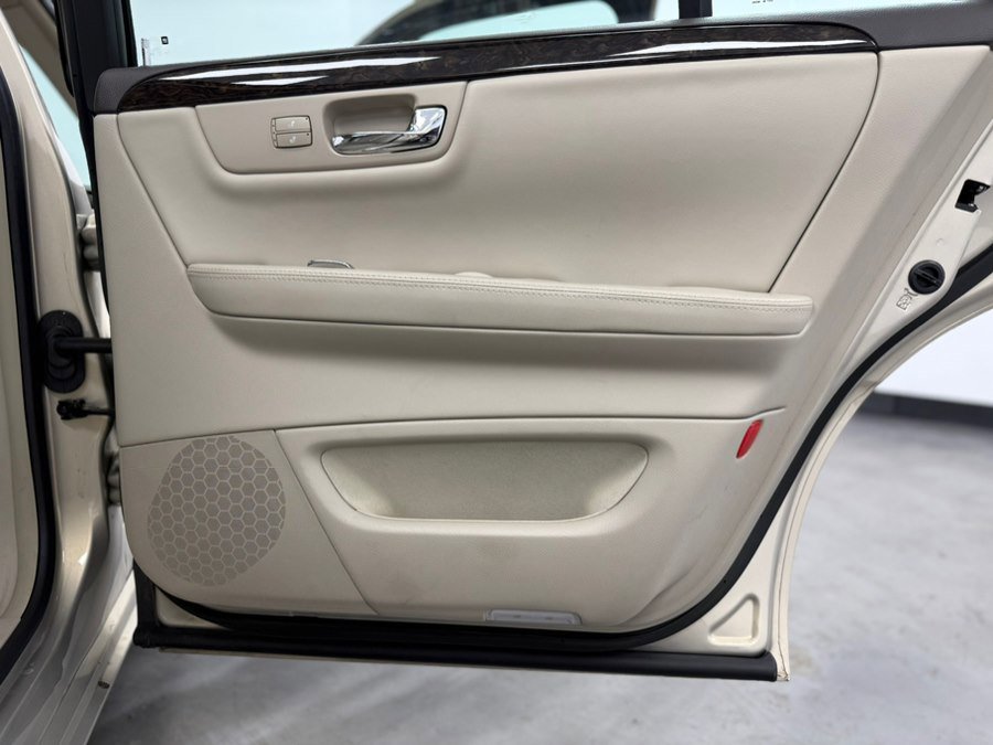 Used 2008 Cadillac DTS w/ Sun And Sound Package image 47