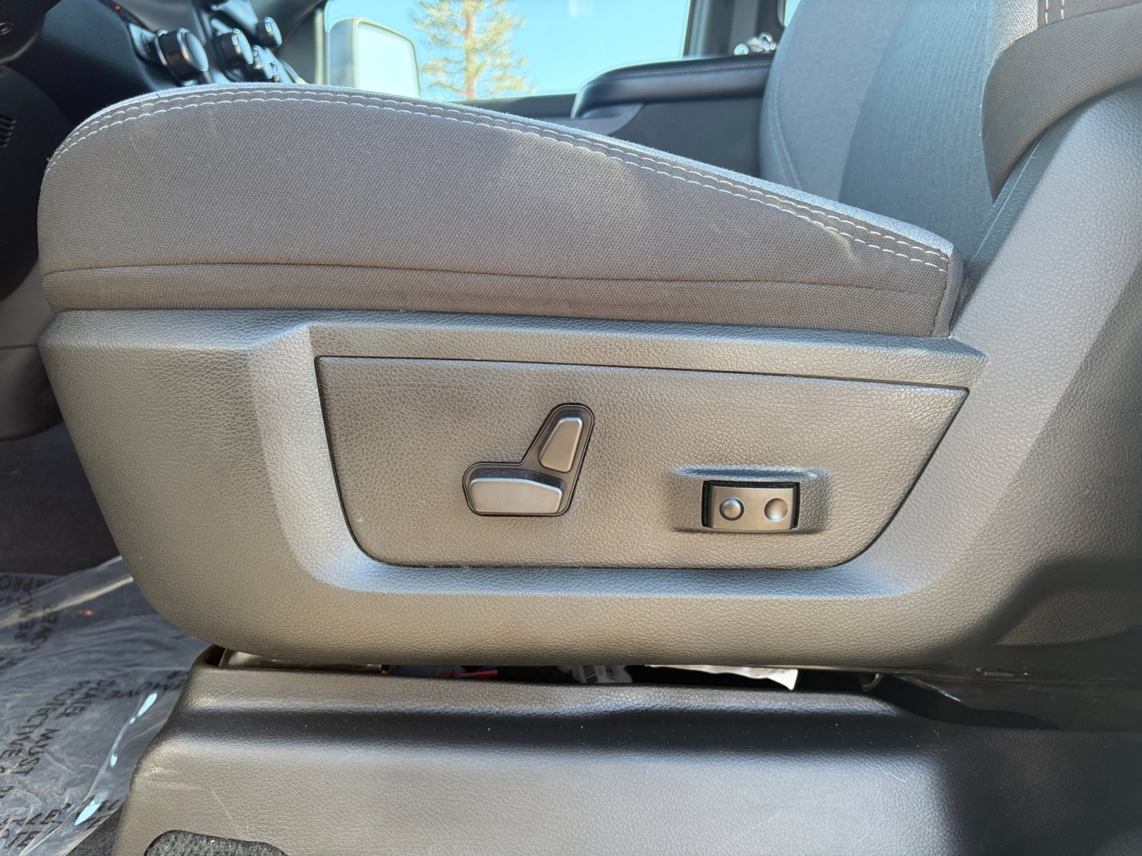 Used 2024 RAM 2500 Big Horn w/ Heated Seats & Wheel Group AWD/4WD image 15