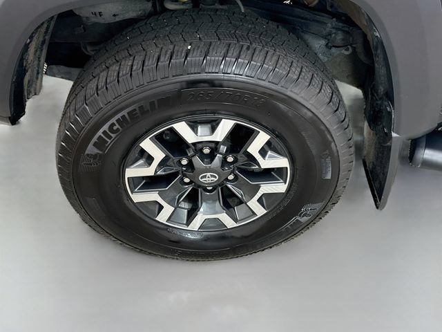 Used 2023 Toyota Tacoma TRD Off-Road w/ Advanced Technology Package AWD/4WD image 29