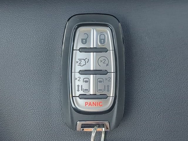 New 2026 Chrysler Pacifica Select FWD image 36