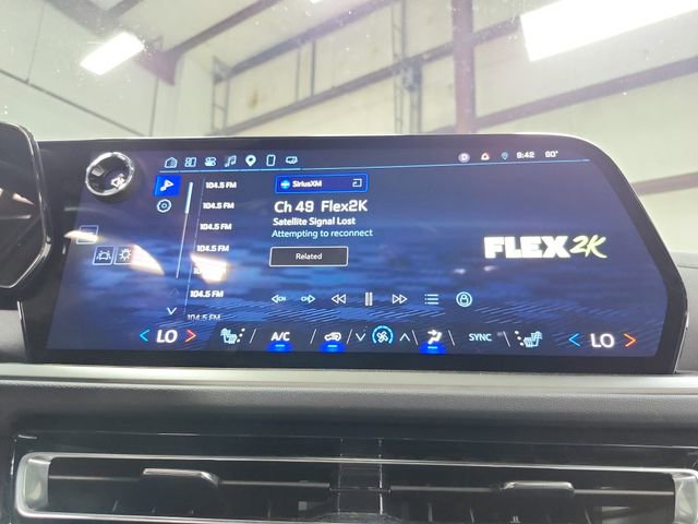 Used 2025 Chevrolet Traverse LT FWD image 26