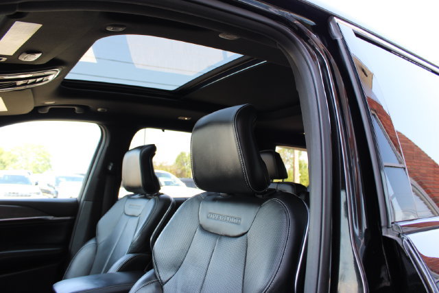 Used 2025 Jeep Grand Cherokee L Overland w/ Luxury Tech Group IV AWD/4WD image 30