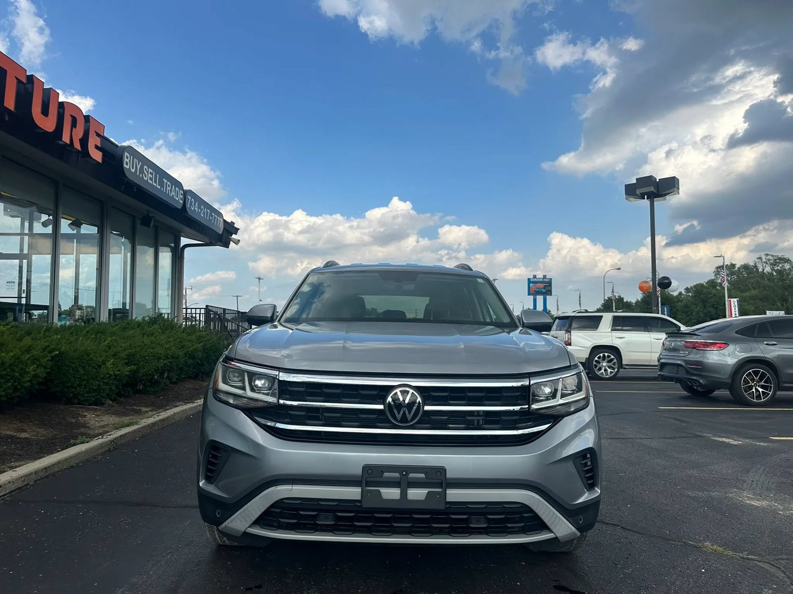 Used 2021 Volkswagen Atlas SE FWD image 2
