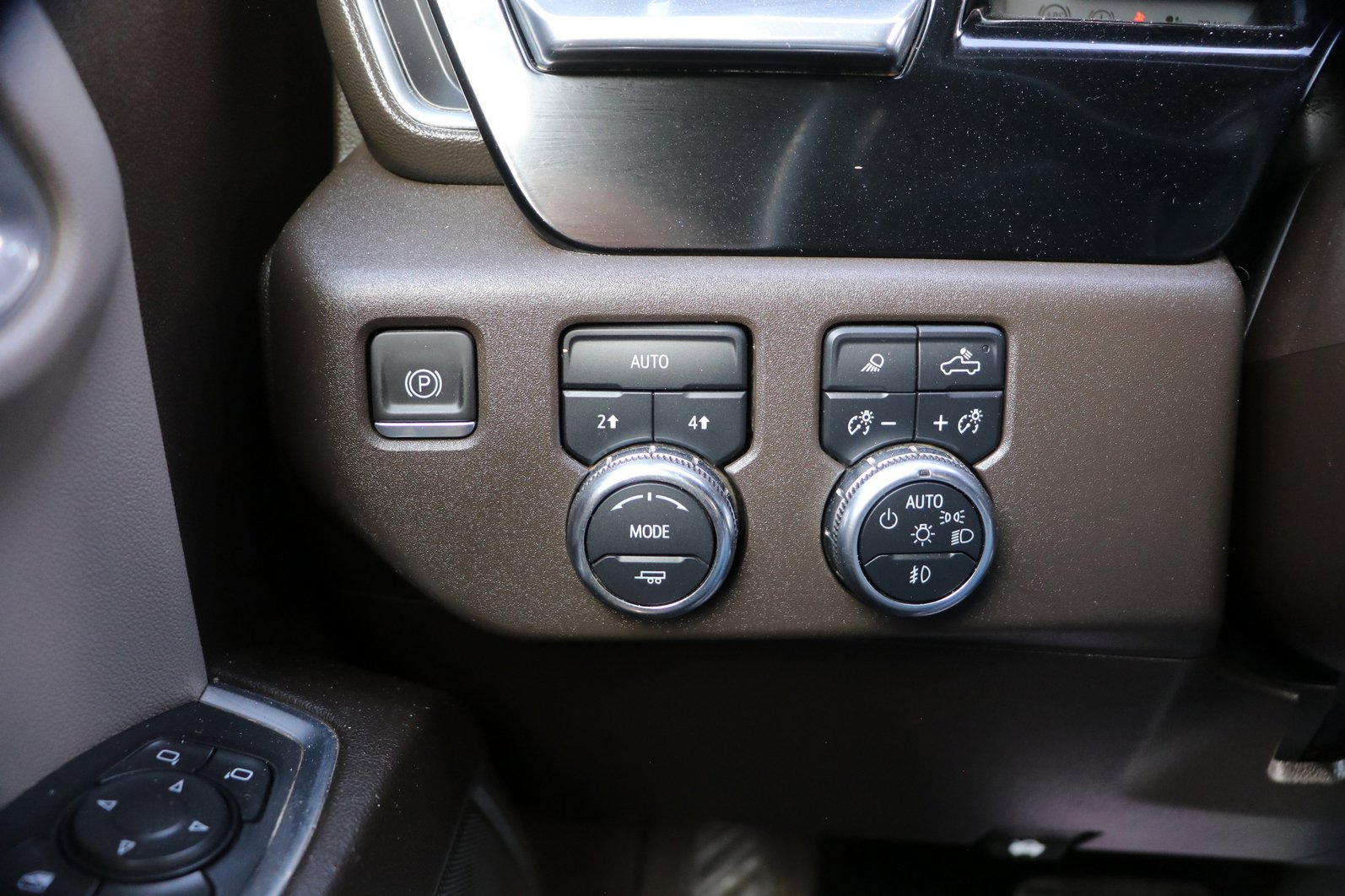 Used 2024 GMC Sierra 1500 SLT AWD/4WD image 12