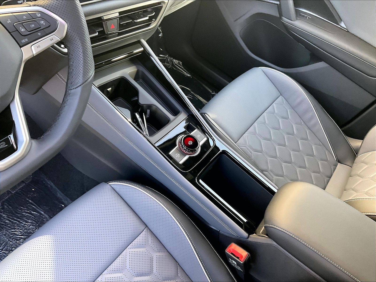New 2026 Volkswagen Tiguan SEL R-Line AWD/4WD image 7