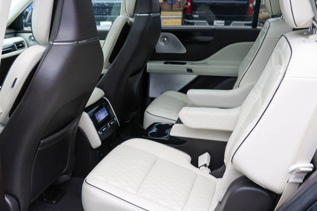 Used 2023 Lincoln Aviator Black Label w/ Class IV Trailer Tow Package image 16