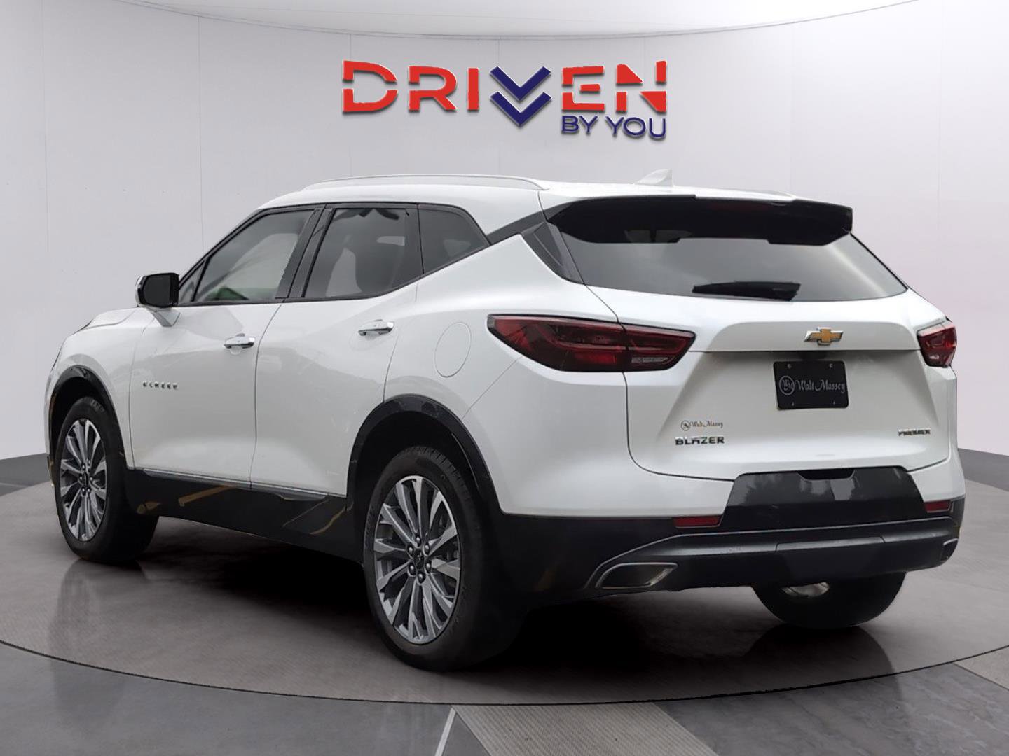 Used 2024 Chevrolet Blazer Premier w/ Driver Confidence II Package FWD image 3